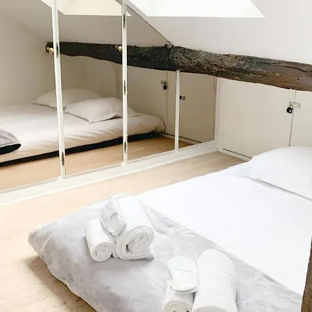 Amazing Location Only 3 Minutes From Luxembourg Gargens *